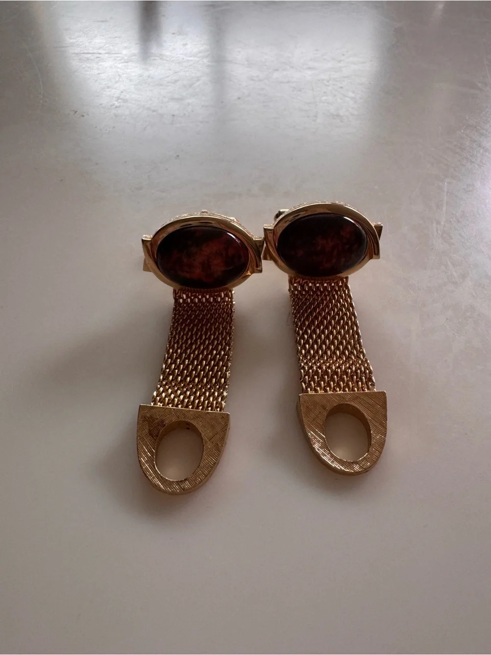 Vintage Gold -tone Men’s Cufflinks with Marbled Dark Red Stone